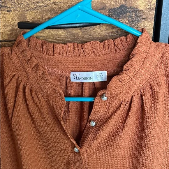 89th & Madison Sleeveless Rust Blouse - Picture 3 of 8